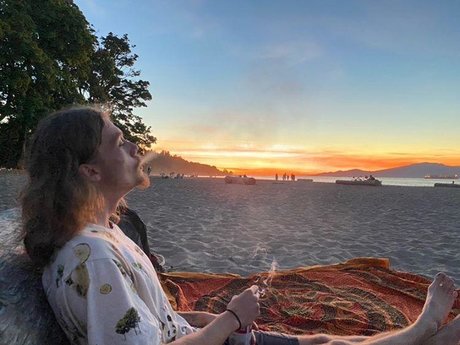 The Wandering Peach naked pornstar pics