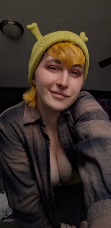 _Ikaria Cryptic_ pretty actress pics