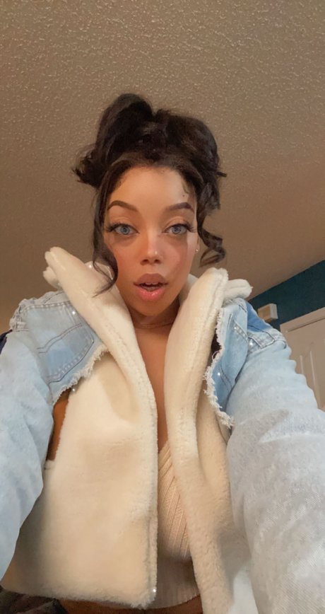 Ms Rabbit star hot image