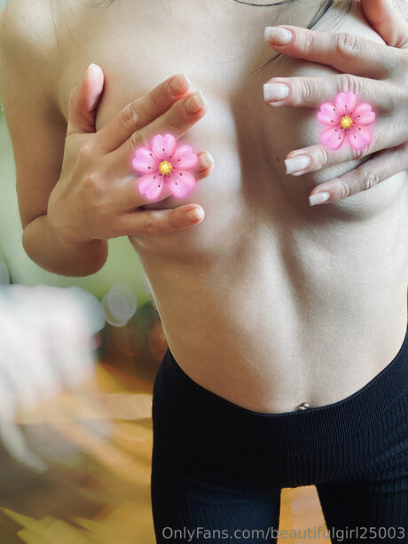 Beautifulgirl25003 pornstar free picture