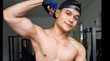 Thelenin model nude photos