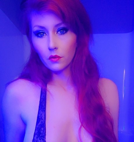 Julie Fox model sexy pics