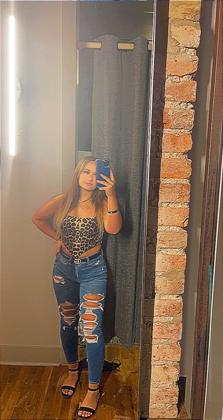 Tatted M lf free actress img