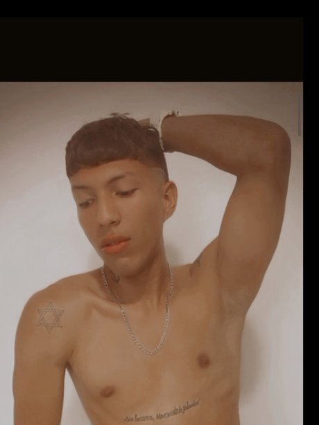 Gael Zair star nude image