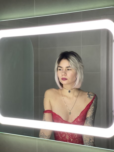 Tataviolett exclusive actress photo