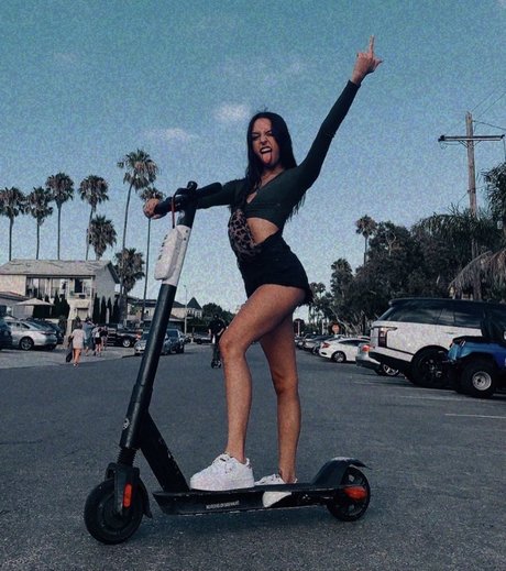 Taylor Hawk star hd pictures