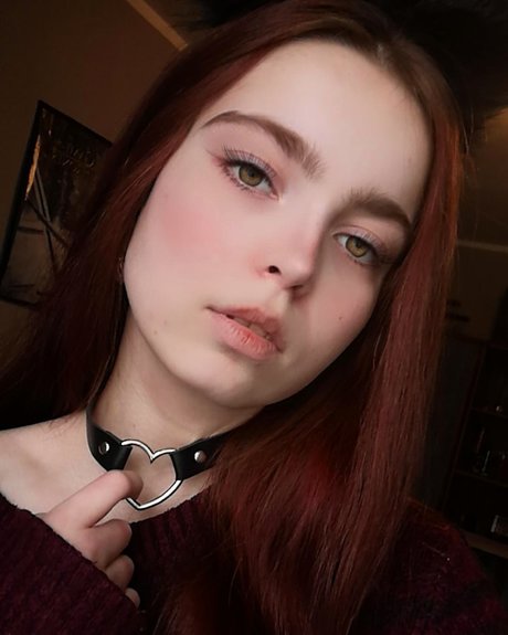 YoursMoni xxx model gallery