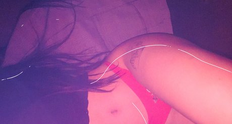 ZaraSa_ model porn pic