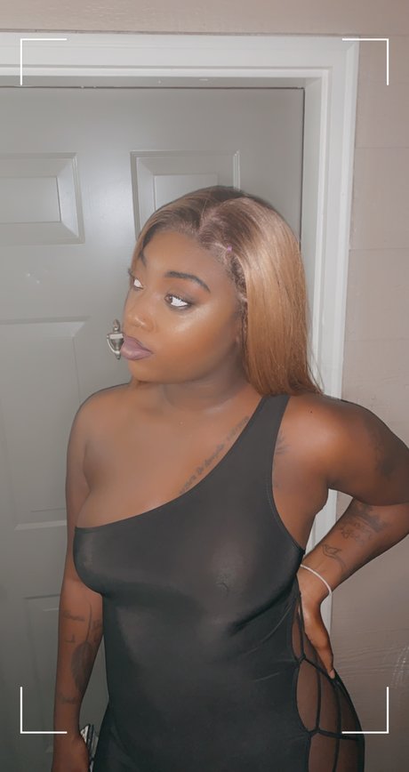 BrattisNigerian pornstar exclusive image