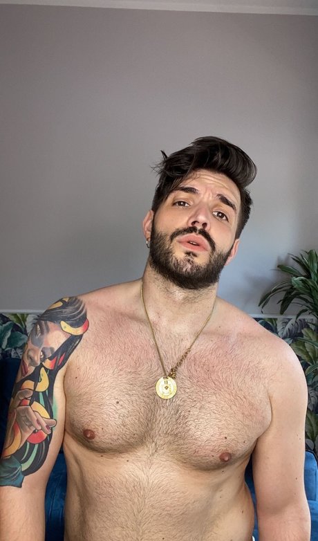 Trinacria666 erotic model picture