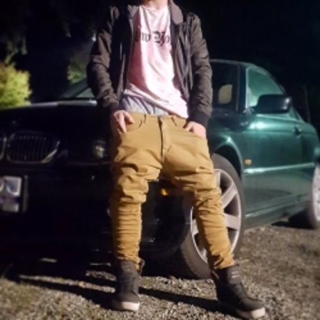 SuperSagger model pretty photos