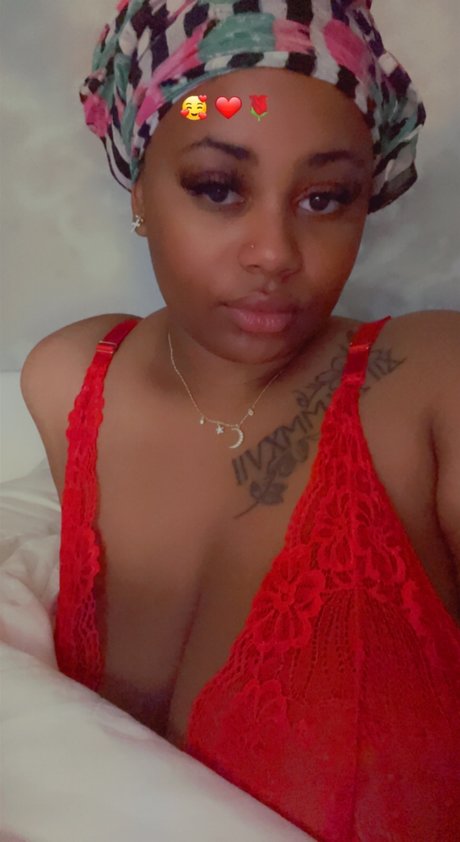 Hailee Summers beautiful actress picture