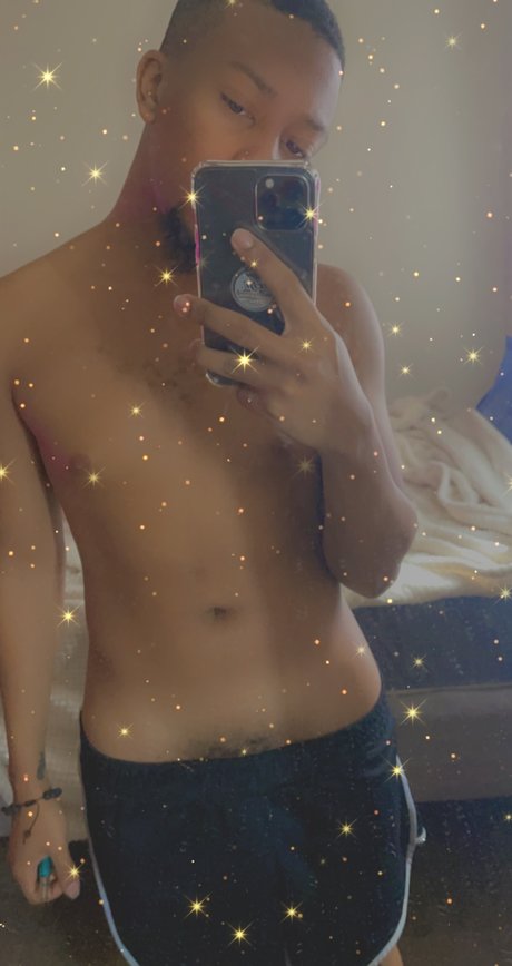 Trayseph model pretty pic