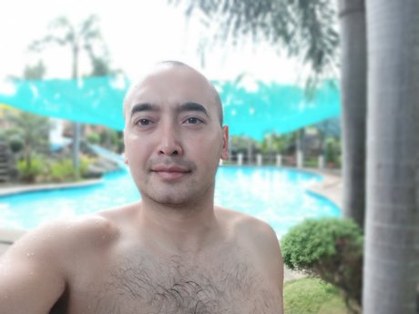 SuaveVox star adult picture