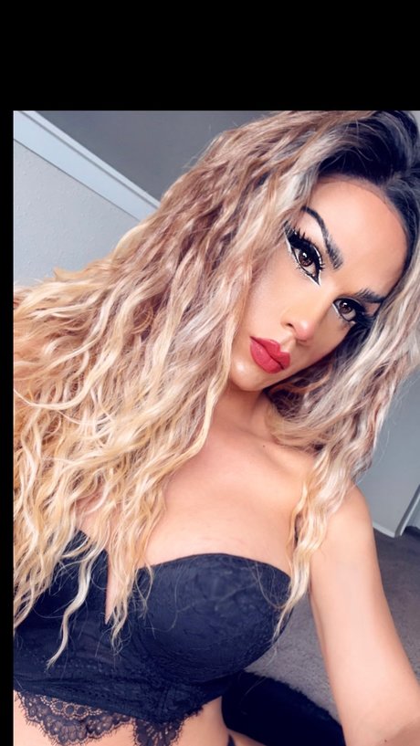 brunette doggystyle onlyfans naked img