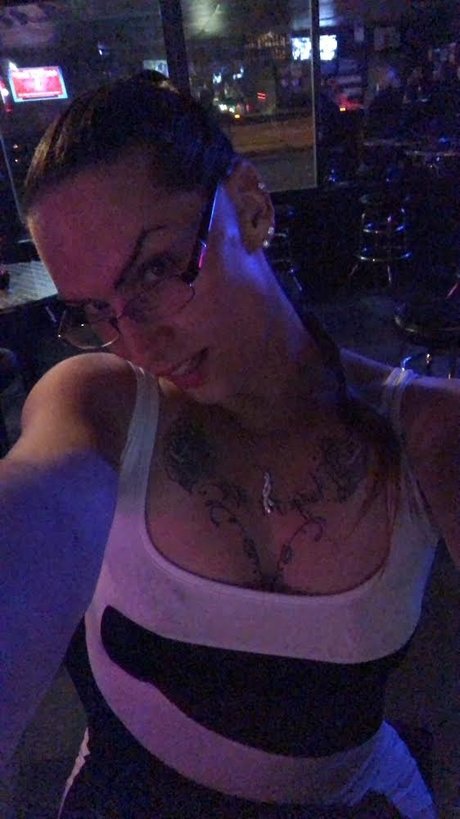 NikkieDickie free actress photos