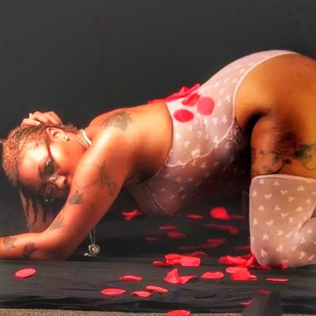 EdibleEllemissTrouble adult star photos