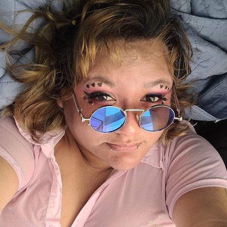 Twotriyin nice star photo