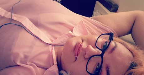 Twotriyin free star pic