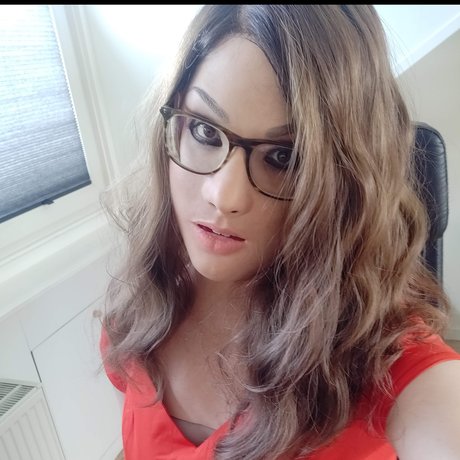 Amy Hall model high quality picture