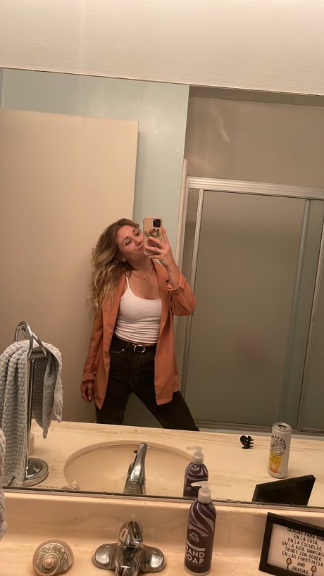 Deidre beautiful star img