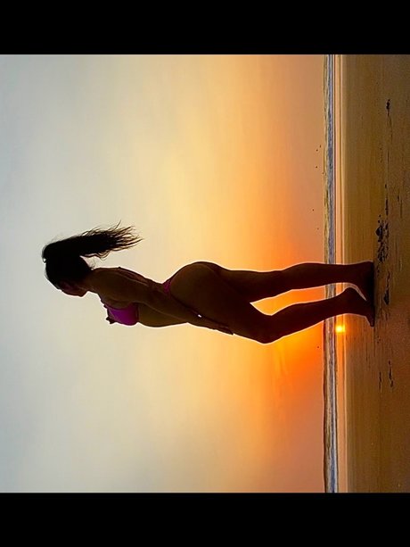 _V A N E S S A_ erotic model img