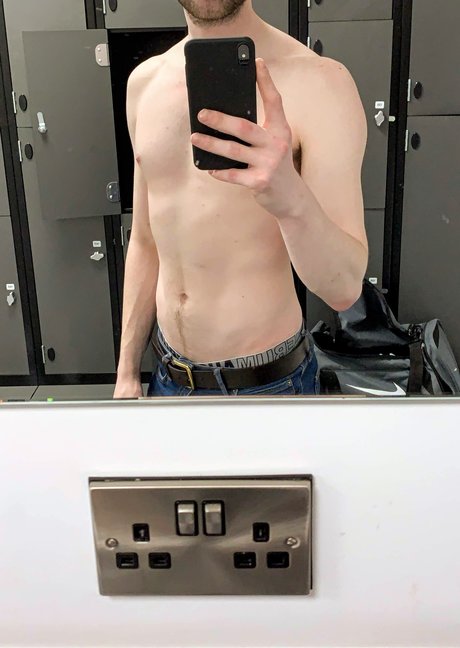 Hung Dom Top erotic actress archive