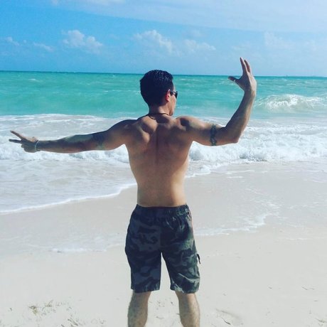 Federico Palacios colin beautiful model img