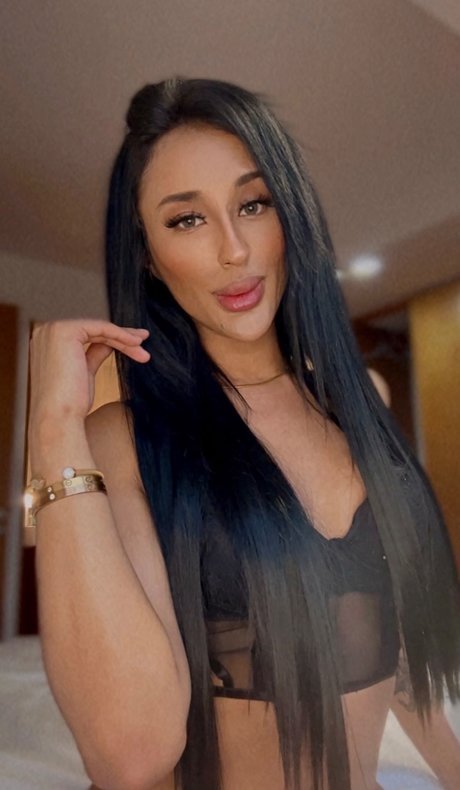 La mal portada hot model photo