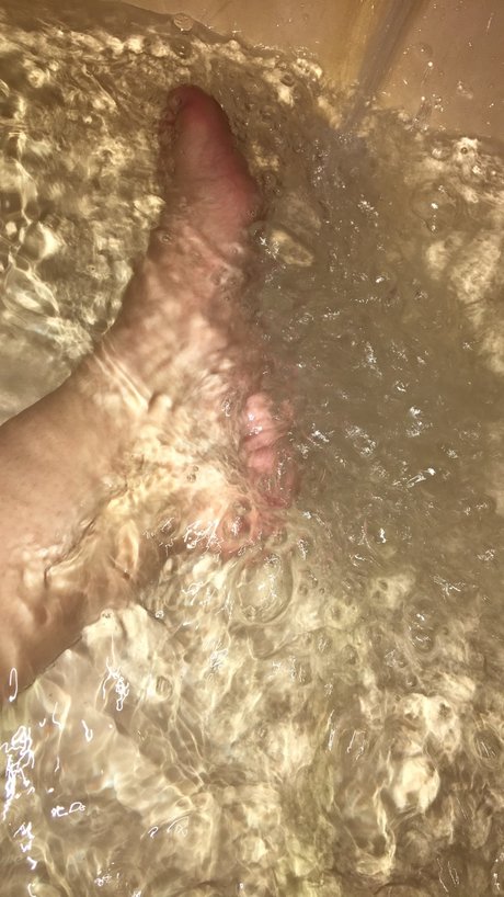 Hannah Warden art star galleries