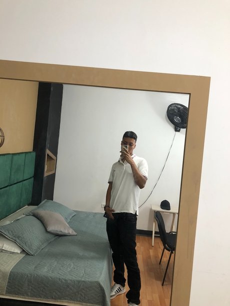 Juli n Arias model sexy image