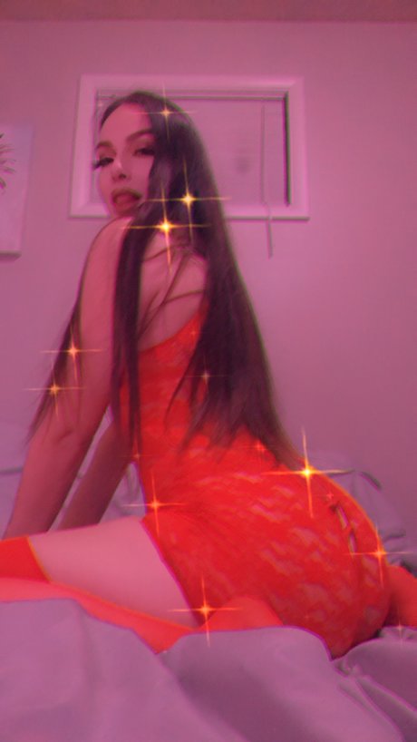 Snow White_ star exclusive pic