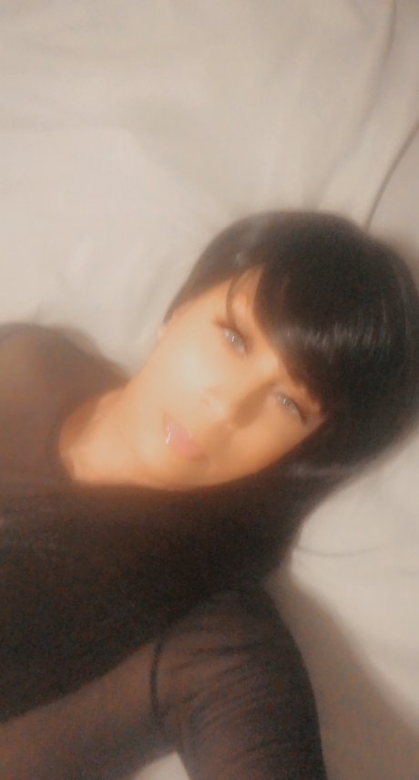 Greeneyezzzz adult star images