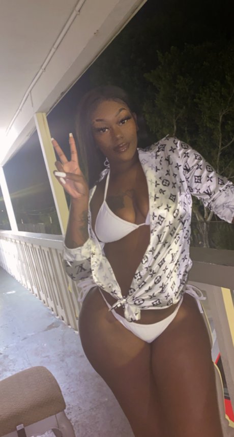 SheSoSwaii star beautiful picture