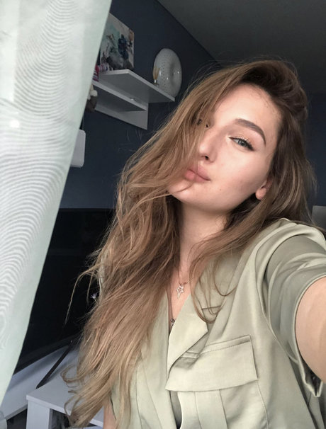 Ilona Korona free model gallery