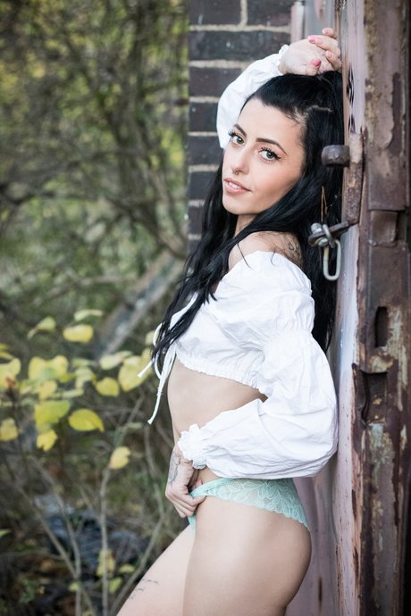 miss toxica high quality pornstar pictures