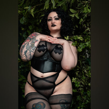 lucy lynx high quality star pictures