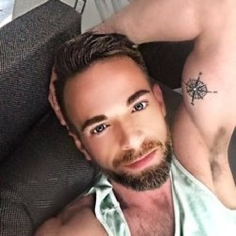 Ryan Evens hot model img