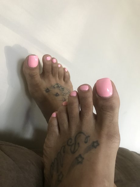 Candee Toes pretty star pictures