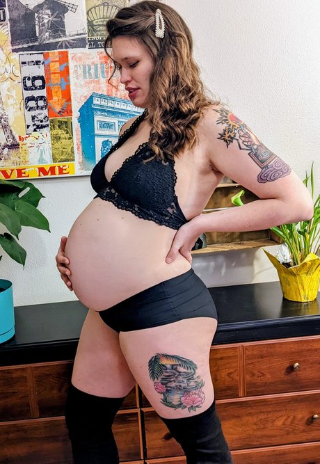 Bri Hunny erotic model picture