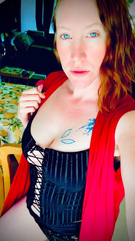 Lydia Chase star nude archive