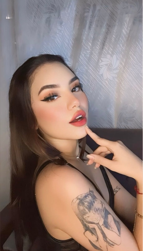 Gabriela Anais naked model pictures