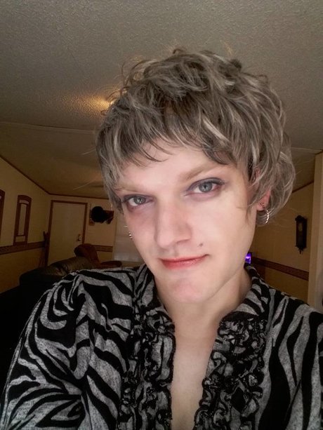 Mistress Sandy CD adult model archive