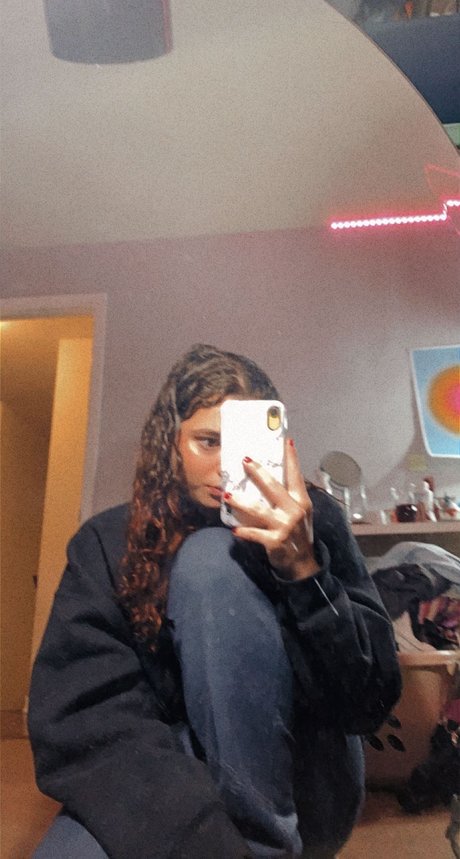 OliviaAlexis model nude pictures