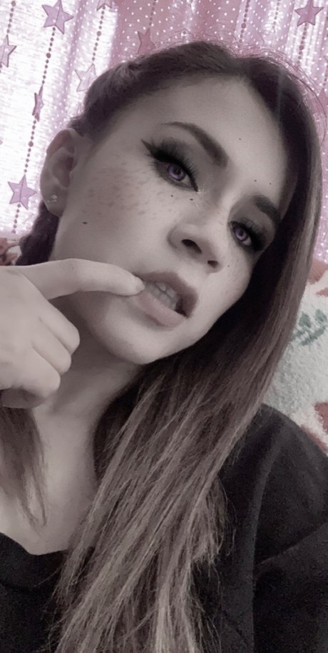 Jackieyz sexy model picture