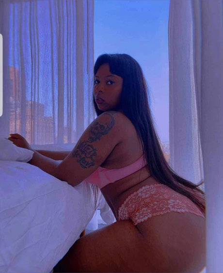 Jada Raye model erotic picture