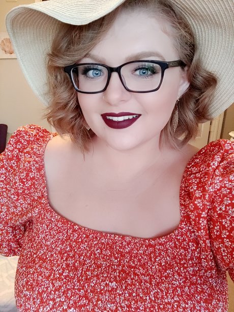 IrishGirl model beautiful gallery