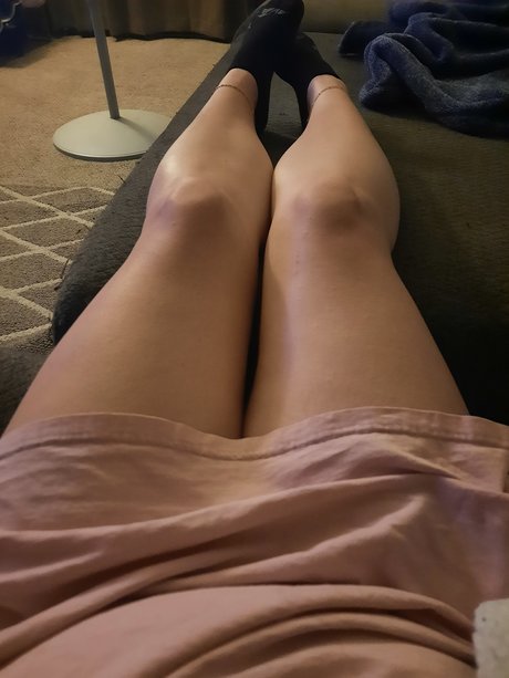 PrettyBritty art model pictures