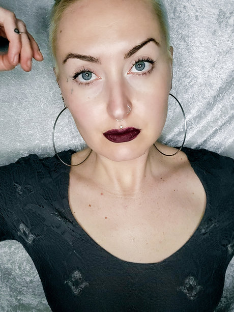 Domina Sasha Beverly model hot gallery