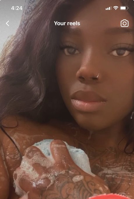 Wet pussy_ star naked img